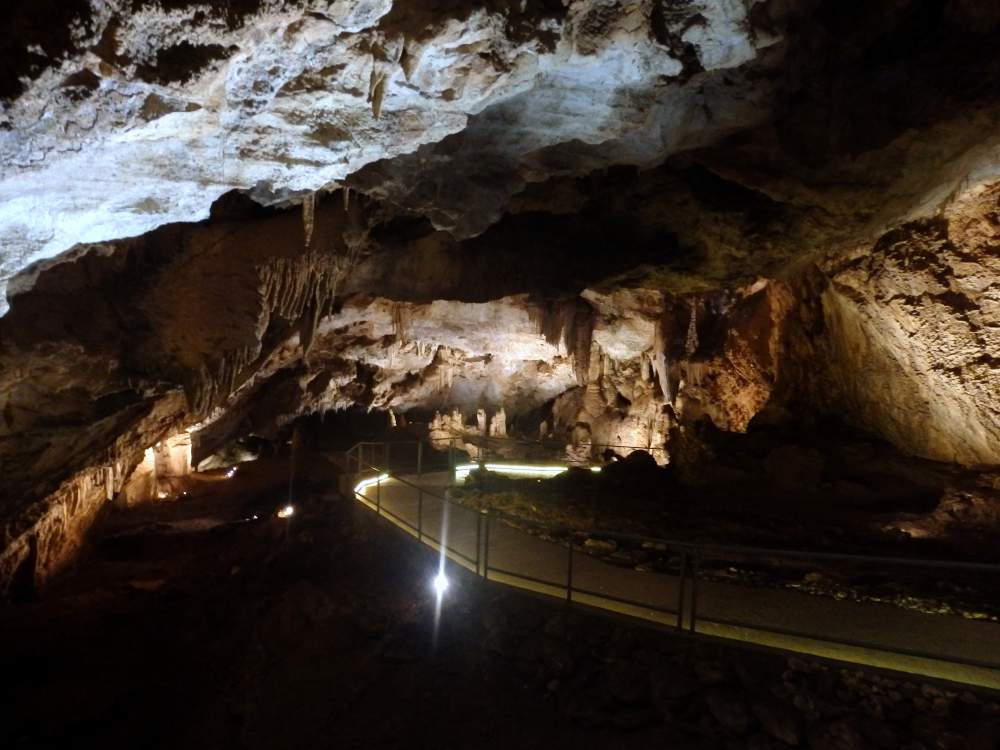 Липская пещера