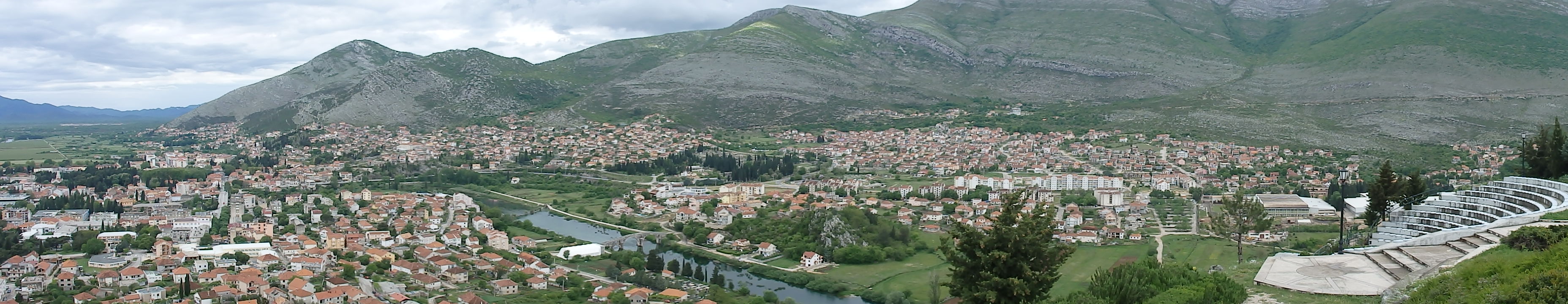 Вид на Требинье с монастыря Герцеговачка Грачаница